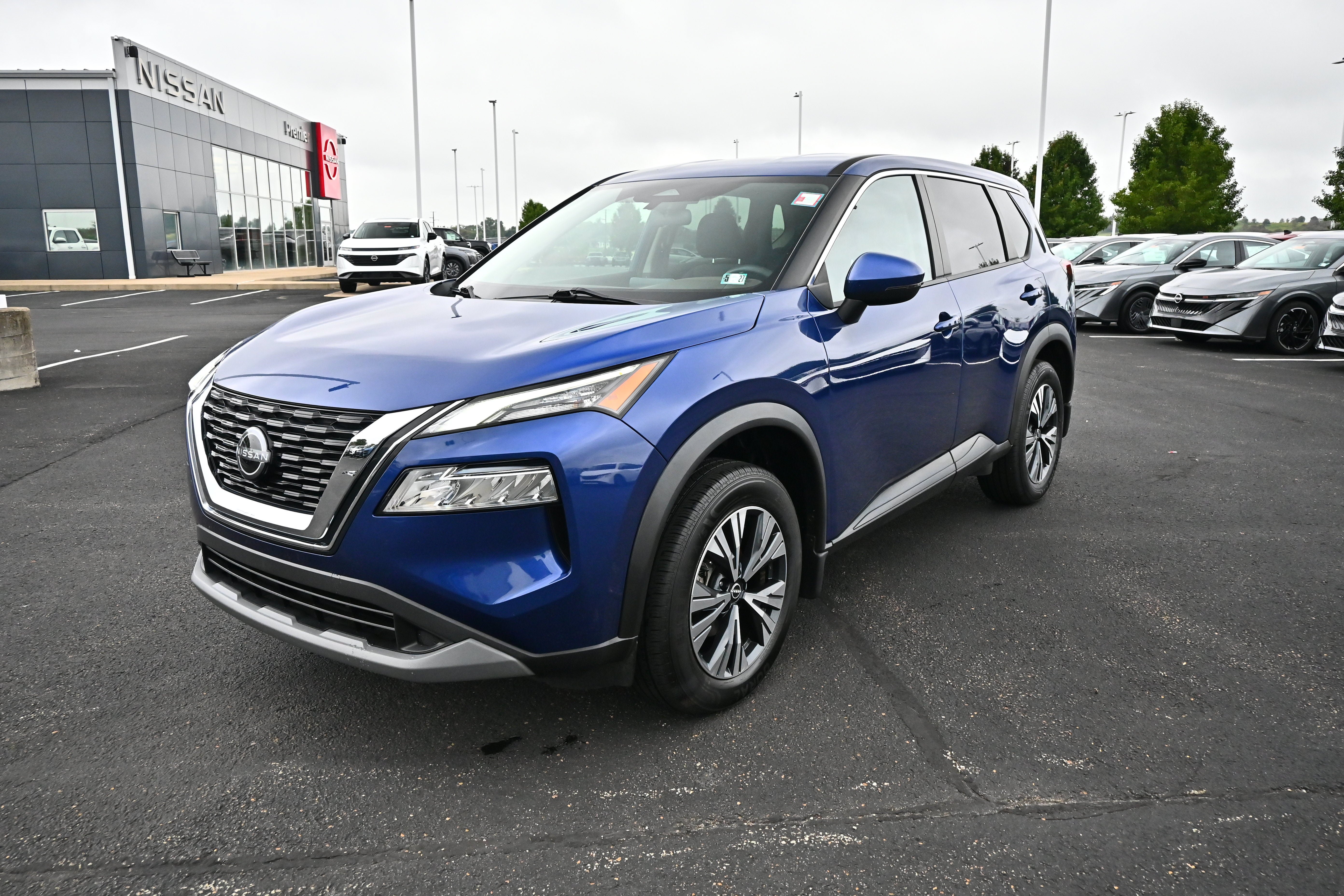 Certified 2022 Nissan Rogue SV AWD/4WD image 4
