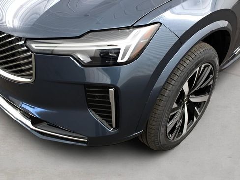 New 2025 Volvo XC90 B6 Core w/ Protection Package image 8