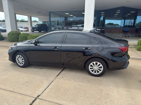 Used 2024 Kia Forte LX FWD image 8
