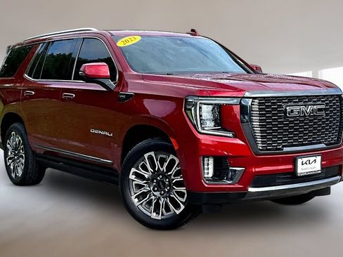 Used 2023 GMC Yukon Denali Ultimate AWD/4WD image 3