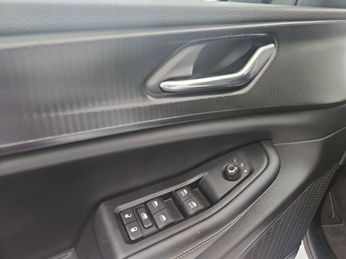 Used 2025 Jeep Grand Cherokee Altitude AWD/4WD image 24