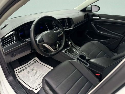 Used 2022 Volkswagen Jetta SE image 17