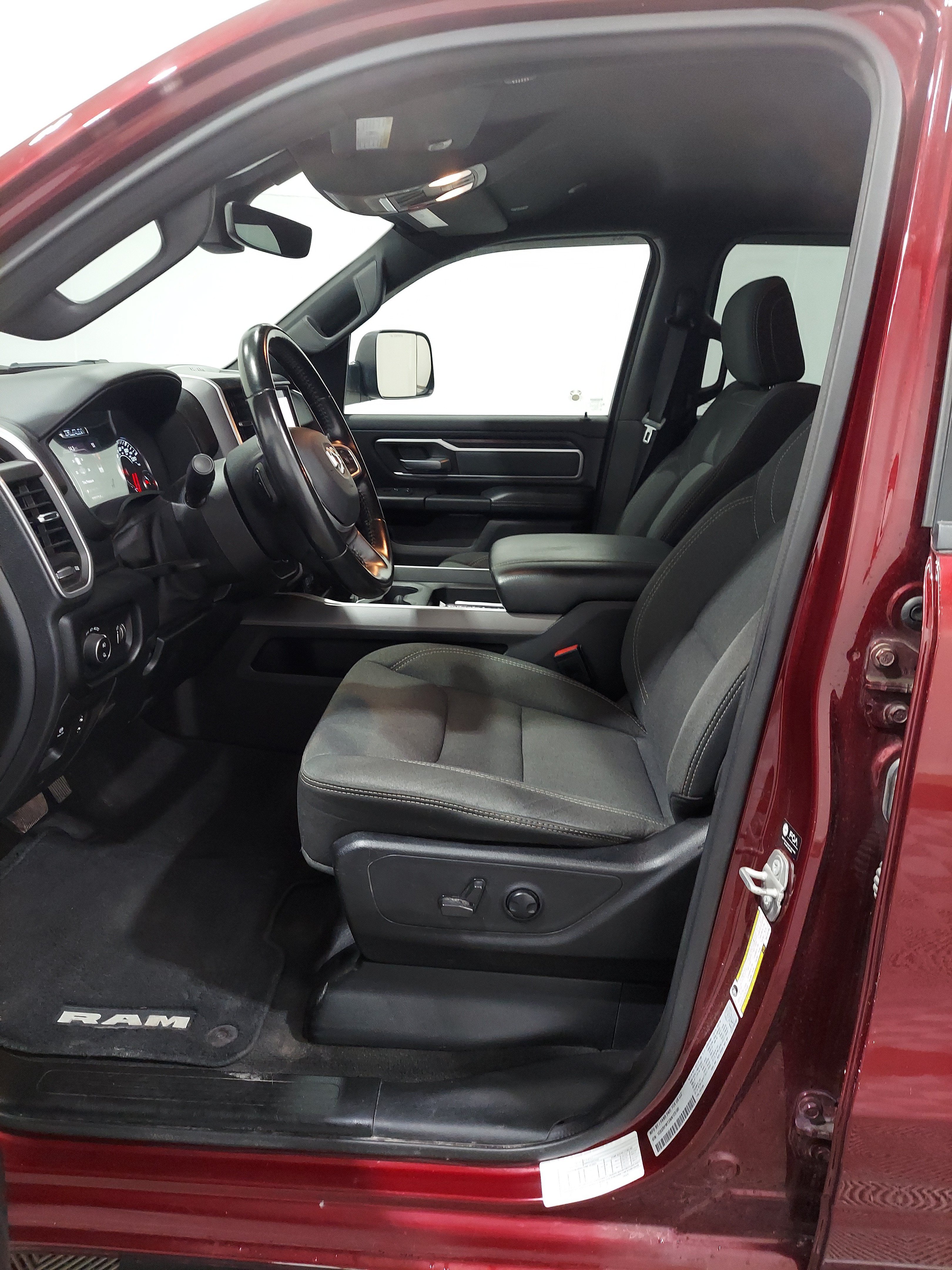 Used 2022 RAM 1500 Big Horn AWD/4WD image 11