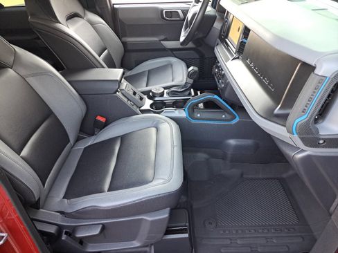 Used 2023 Ford Bronco Black Diamond image 15