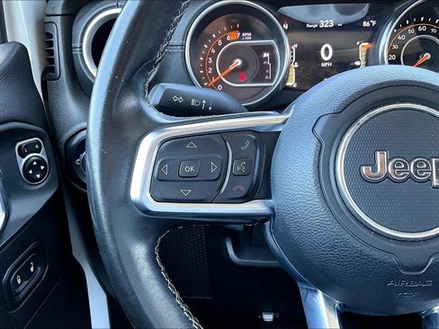 Certified 2019 Jeep Wrangler Unlimited Sahara AWD/4WD image 6