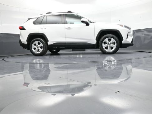 Used 2021 Toyota RAV4 XLE AWD/4WD image 27