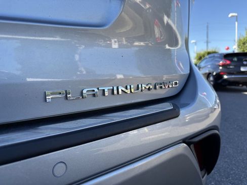 Used 2021 Toyota Highlander Platinum AWD/4WD image 28