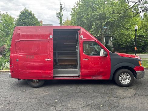 Used 2012 Nissan NV 2500 SV RWD image 7