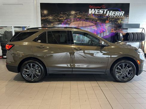 Used 2024 Chevrolet Equinox RS AWD/4WD image 8