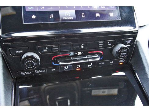 Used 2023 Jeep Grand Cherokee L Laredo AWD/4WD image 28