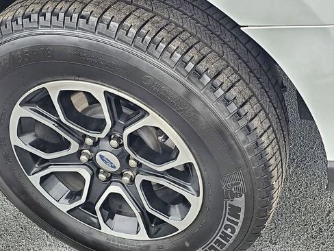 Used 2024 Ford Expedition XLT image 13