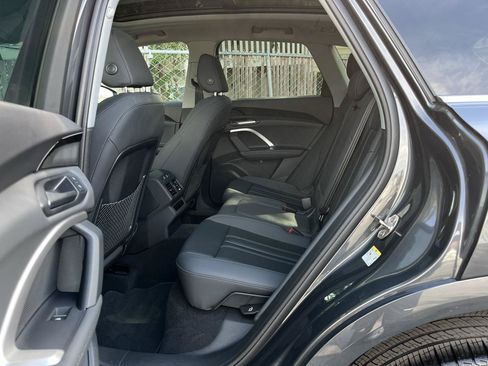 Used 2025 Audi Q5 Premium w/ Convenience Package AWD/4WD image 15