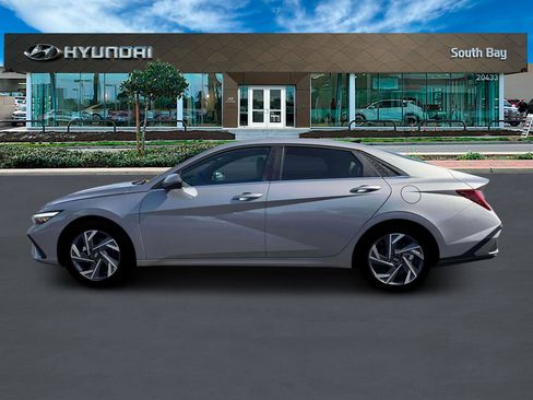 New 2026 Hyundai Elantra Limited image 3