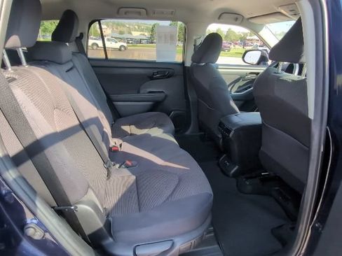 Used 2020 Toyota Highlander LE AWD/4WD image 30
