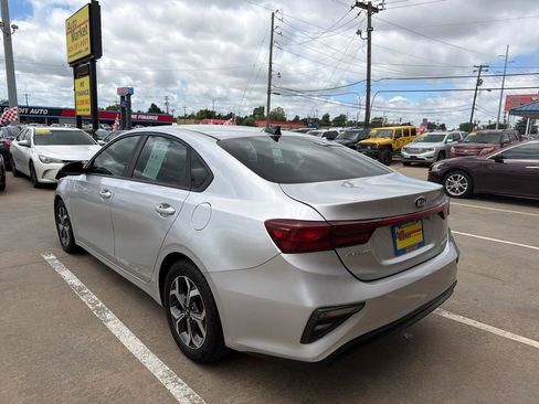 Used 2019 Kia Forte LXS FWD image 7