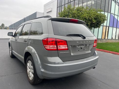 Used 2020 Dodge Journey SE image 6