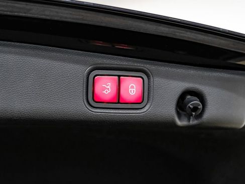 Used 2022 Mercedes-Benz E 350 Sedan w/ AMG Line Exterior image 46