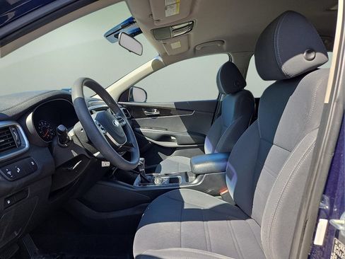 Used 2019 Kia Sorento AWD V6 image 11