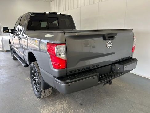Used 2018 Nissan Titan SL w/ Midnight Edition AWD/4WD image 6