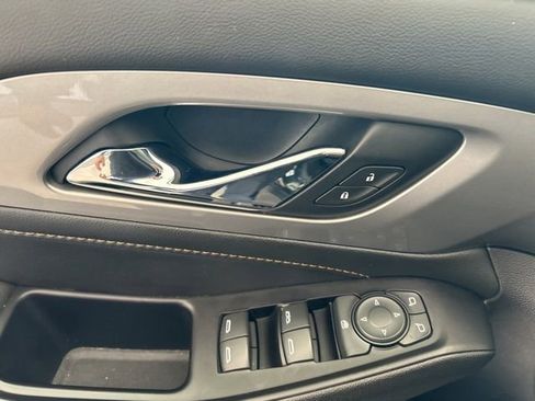 Used 2019 Chevrolet Traverse LT w/ LPO, Floor Liner Package AWD/4WD image 8