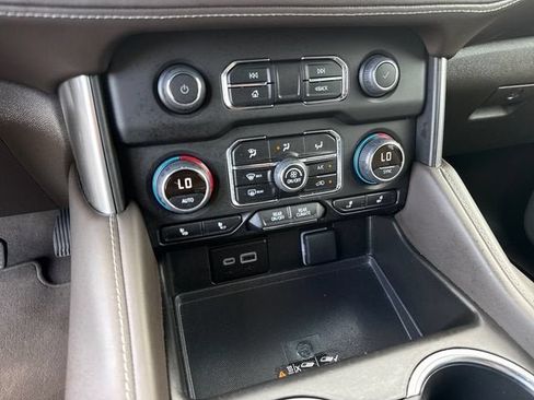 Used 2024 Chevrolet Tahoe LT AWD/4WD image 20