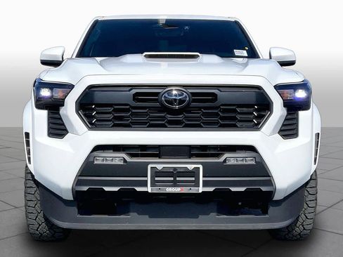 Used 2025 Toyota Tacoma TRD Sport image 4