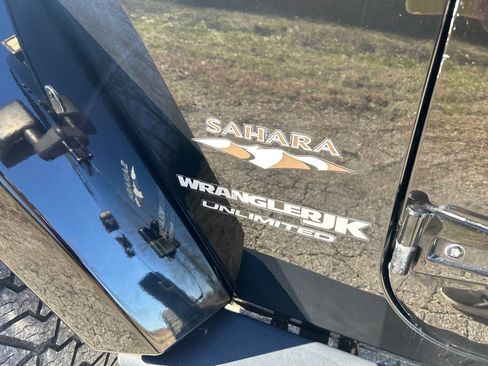 Used 2018 Jeep Wrangler Unlimited Sahara image 24