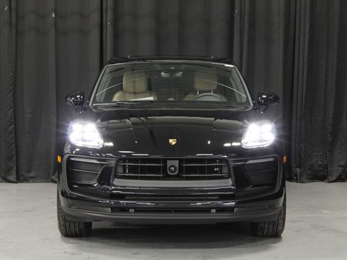 New 2026 Porsche Macan AWD/4WD image 8