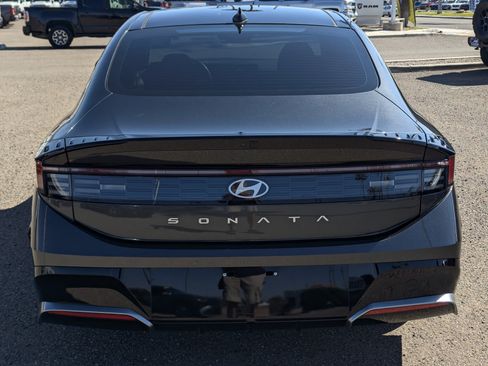 Used 2025 Hyundai Sonata SEL FWD image 3