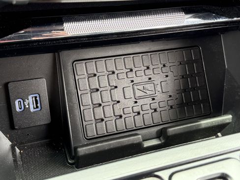 Used 2023 Ford F150 Raptor AWD/4WD image 9