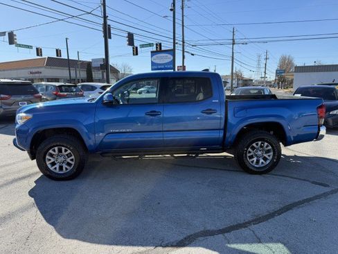 Used 2018 Toyota Tacoma SR5 image 3