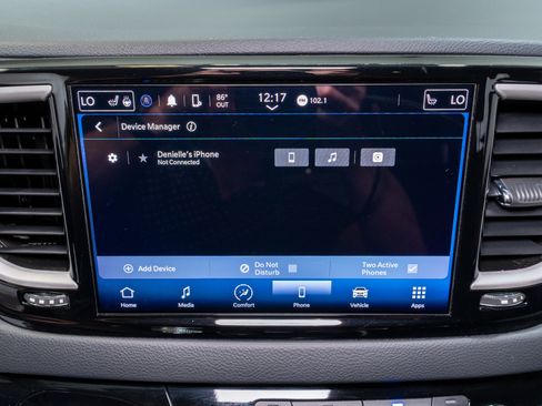 Used 2023 Chrysler Pacifica Touring-L FWD image 17