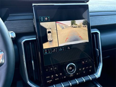 Used 2025 GMC Acadia Denali w/ Super Cruise Package image 26