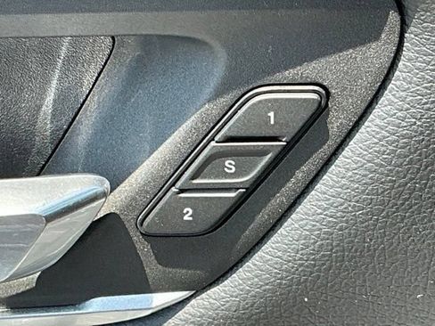 Used 2022 RAM 1500 Laramie AWD/4WD image 17