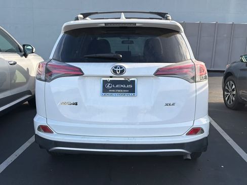 Used 2016 Toyota RAV4 XLE FWD image 5