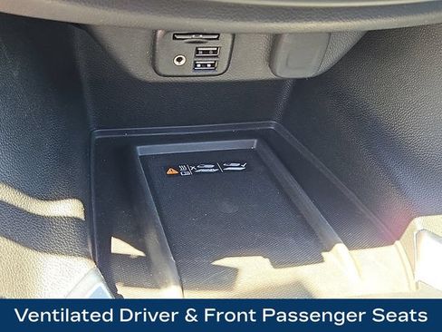 Used 2023 Chevrolet Traverse Premier AWD/4WD image 19