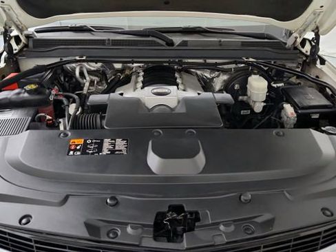 Used 2015 Cadillac Escalade Luxury image 26