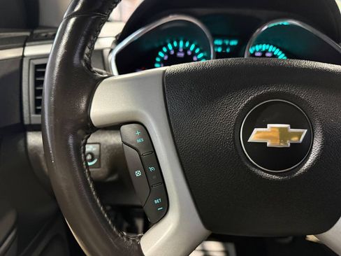 Used 2012 Chevrolet Traverse LT FWD image 9
