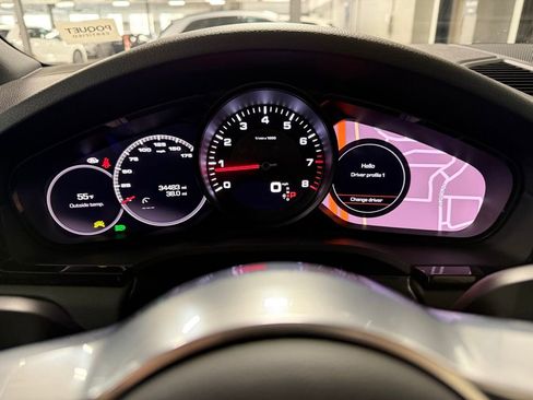 Used 2021 Porsche Cayenne image 10