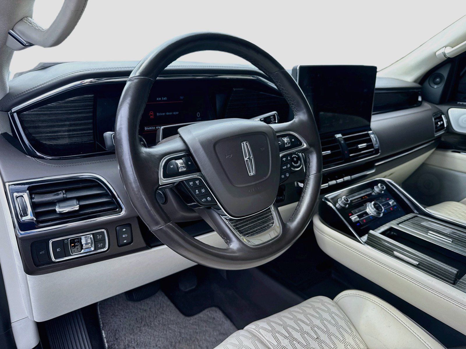 Used 2022 Lincoln Navigator Black Label AWD/4WD image 9