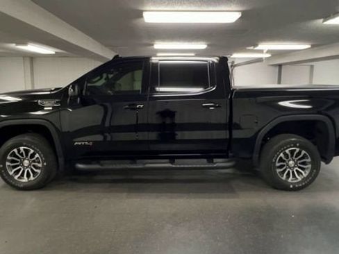 Used 2022 GMC Sierra 1500 AT4 w/ AT4 Preferred Package AWD/4WD image 5