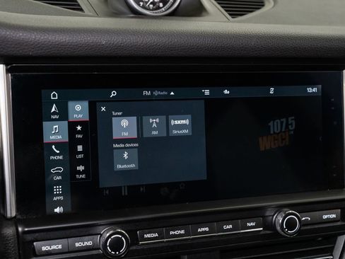 Used 2020 Porsche Macan S image 23