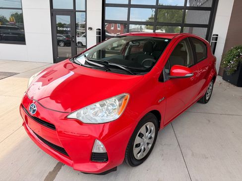Used 2012 Toyota Prius C Three FWD image 3