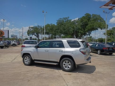 Used 2022 Toyota 4Runner SR5 RWD image 20
