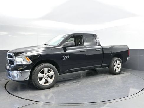 Used 2024 RAM 1500 Classic SLT AWD/4WD image 7