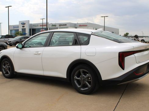 Used 2025 Kia K4 FWD image 14