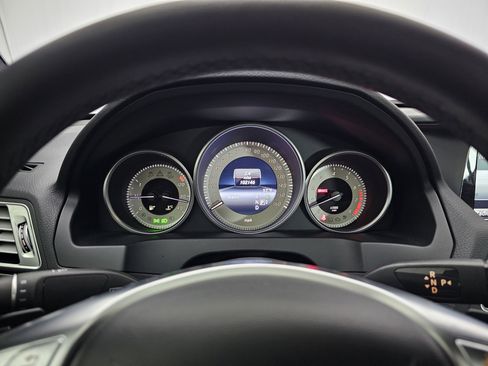 Used 2015 Mercedes-Benz E 400 4MATIC Coupe image 34