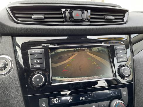 Used 2021 Nissan Rogue Sport SV image 21