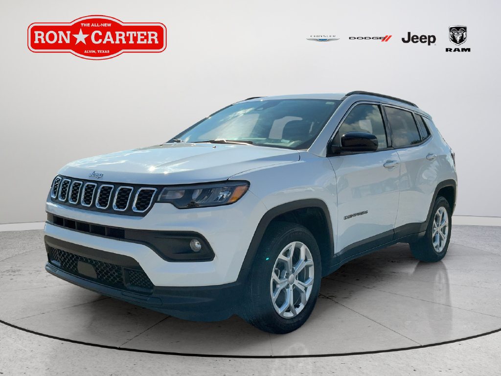 Used 2024 Jeep Compass Latitude AWD/4WD image 3