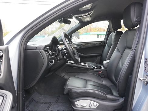 Used 2022 Porsche Macan image 29